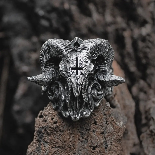 Gothic Skull Ring