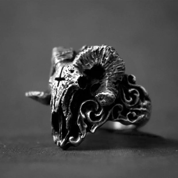 Gothic Skull Ring